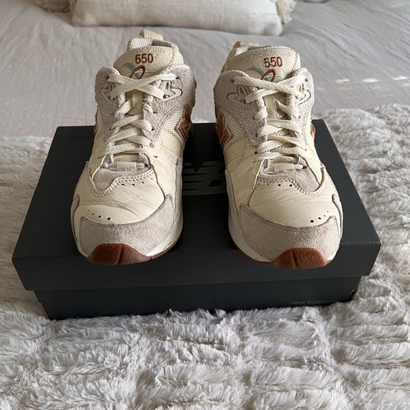 New Balance 650 x No Vacancy Inn - Picture 2 of 9